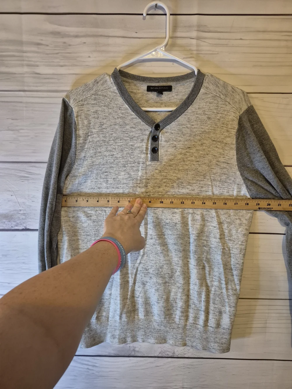 Banana Republic Two-Tone Gray Crewneck Henley Sweater M